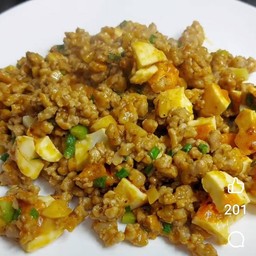 ข้าว หมูสับผัดไข่เค็ม