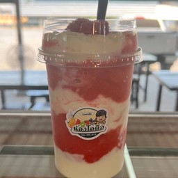 สตอเบอรี่โยเกิร์ตปั่น