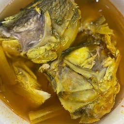 แกงส้มหัวปลากระพงใส่ผัก