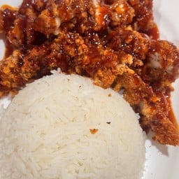 ข้าวหน้าไก่ทอดหม่าล่าราดซอสสไปซีี่ (อร่อยอยากให้ลอง)