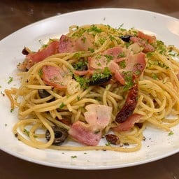 สปาเก็ตตี้เบค่อนพริกแห้ง