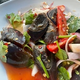 ยำไข่เยี่ยวม้า