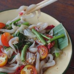 ตำด๊องแด๊ง  เส้นสด