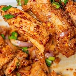 ยำไก่แซ่บ