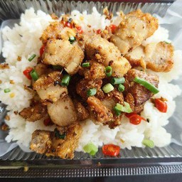 หมูกรอบคั่วพริกเกลือ