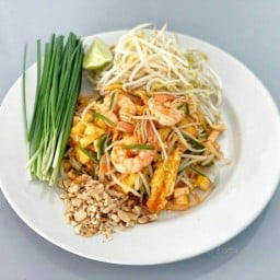 ครัวกรุงศรี ผัดไทยกุ้งสด