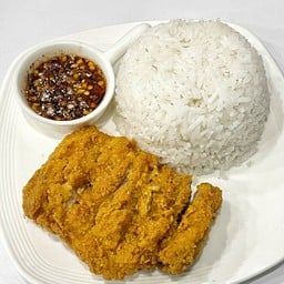 ข้าวไก่กรอบ น้ำจิ้มแจ่ว