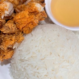 ข้าวไก่สไปซี่ซอสน้ำปลา