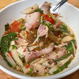 ต้มแซ่บคอหมูย่าง