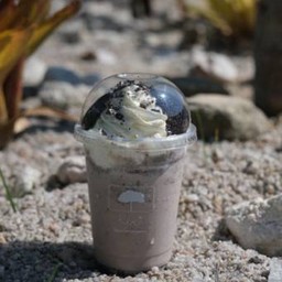 OREO cookies n cream Frappe