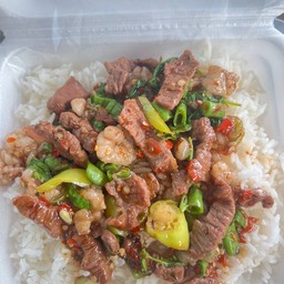 ผัดกระเพราเนื้อ
