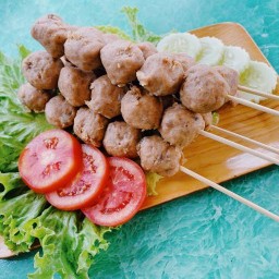 ร้านยำแซ่บ ขนมหวานน้ำแข็งใส ถนนมาลัยแมน