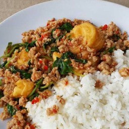 ข้าวกะเพราเต้าหู้หมูสับ