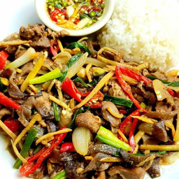 ข้าวเครื่องในไก่ผัดขิง