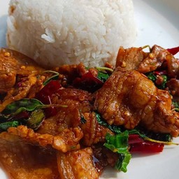 ข้าวกระเพราหมูสามชั้น