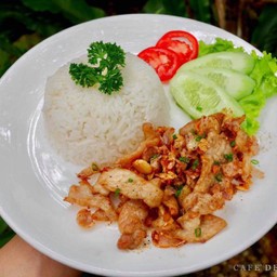 ข้าวไก่ทอดกระเทียม