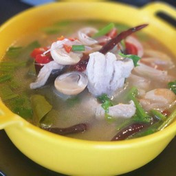 ต้มยำปลา(ดอลลี่)