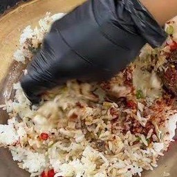 ข้าวคลุกปลาร้า หมูทอด