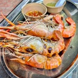 กุ้งเผาครึ่งโล