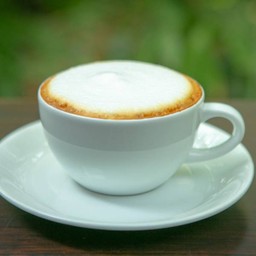 คาปูชิโน่ร้อน 6 ออนซ์