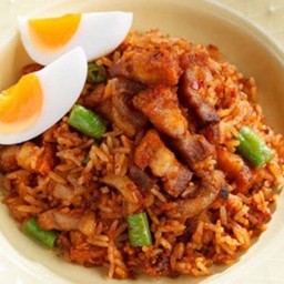 ข้าวผัดลงแดง