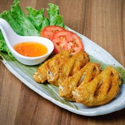 ปีกไก่กลางทอดน้ำปลา