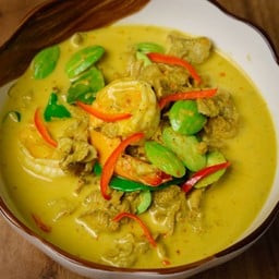 แกงเห็ดแครงใส่กุ้งสะตอ
