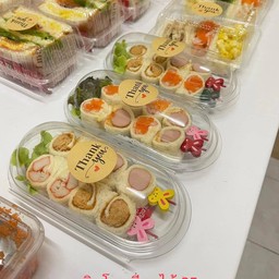 แซนวิชโรลเสียบไม้