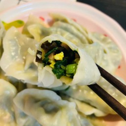 韭菜鸡蛋饺子   เกี๊ยวต้มสไตล์จีนไส้ไข่และเห็ดหูหนูดำกุยช่าย