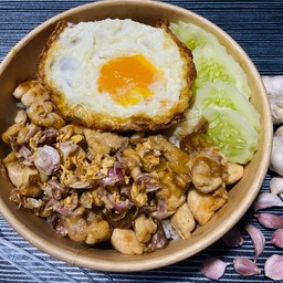 ข้าวไก่กระเทียม พริกไทย