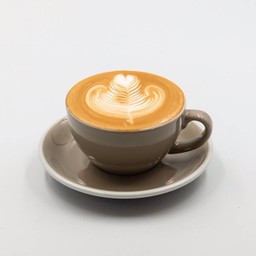 FLAT WHITE
