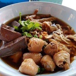 เส้นใหญ่น้ำพิเศษ