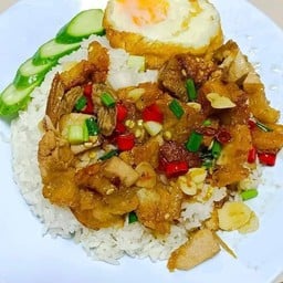 ข้าวหมูกรอบคั่วพริกเกลือ