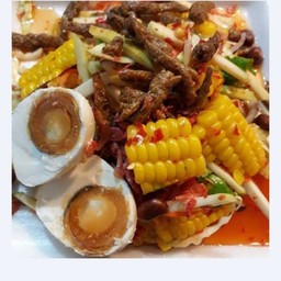 ยำข้าวโพดปลากรอบไข่เค็ม