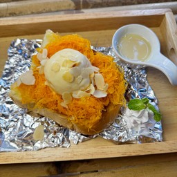 Foi thong toast and Vanilla Ice cream