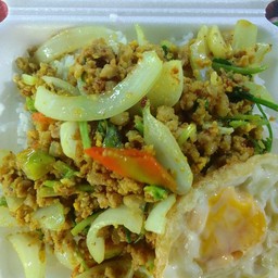 หมูสับผัดผงกระหรี่
