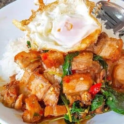 ภูชิต อาหารตามสั่ง บงกช3