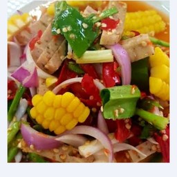 ยำข้าวโพดหมูยอ