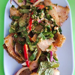 น้ำตกคอหมู