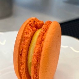 Yuzu macaron