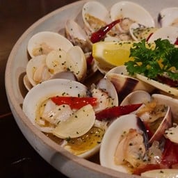 หอยตลับอบเนยและกระเทียม