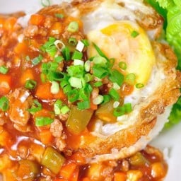 ข้าวไข่ระเบิด(ไข่ดาวทรงเครื่อง)