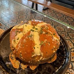 Cream Cheese Garlic Bread | ขนมปังกระเทียมครีมชีส