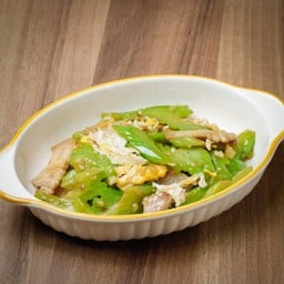 มะระผัดไข่ใส่หมูสามชั้น