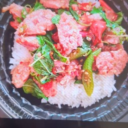 กะเพราแหนม