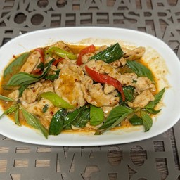 ไก่ผัดเครื่องแกง