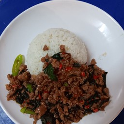 กระเพราหมูสับ