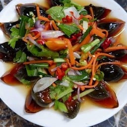 ยำไข่เยี่ยวม้า (แยกน้ำหรือไม่ระบุด้วยจ้า)