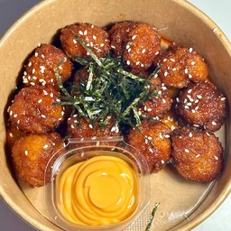 ไก่ป๊อปทอดกรอบคลุกซอสเกาหลี