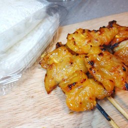 หมูปิ้งชมสุข  (สูตรโบราณ)  พิกัดซอยบ้านระหัดน้ำ/โดมริมน้ำศาลเจ้าแม่ทับทิม ซอยบ้านระหัดน้ำ-โดมริมน้ำศาลเจ้าแม่ทับทิม